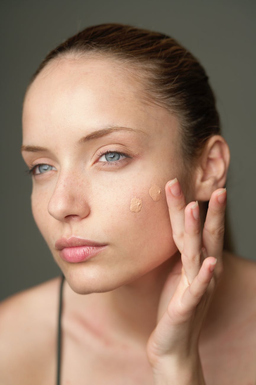 Unlock the secrets to flawless foundation application with 20 expert tips that decode the foundation dilemma. From choosing the right shade to blending techniques and customization options, master the art of foundation for a radiant and confident complexion.