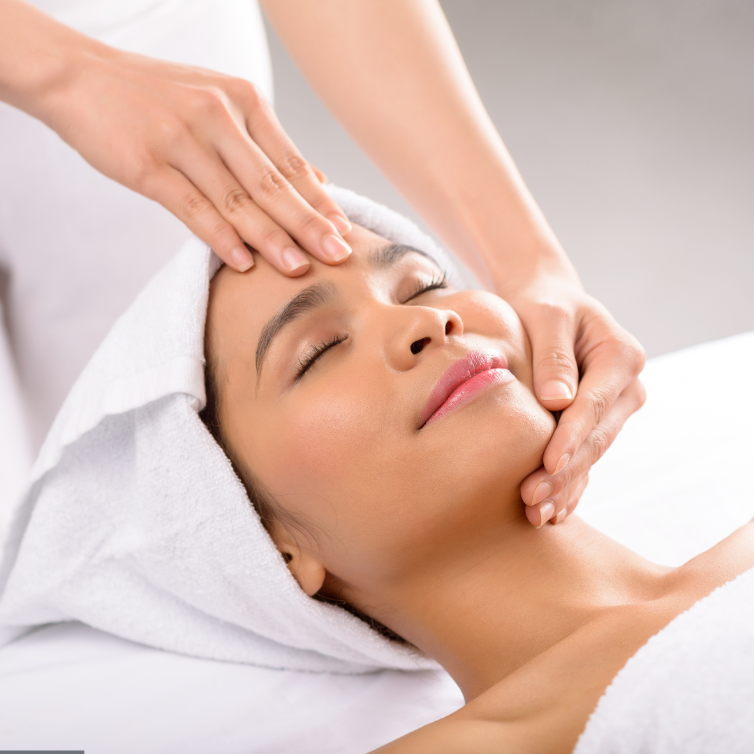 Relieve neck and shoulder tension naturally with therapeutic massage. Discover how Charel Spa’s expert treatments provide long-lasting relief from pain, stress, and discomfort.