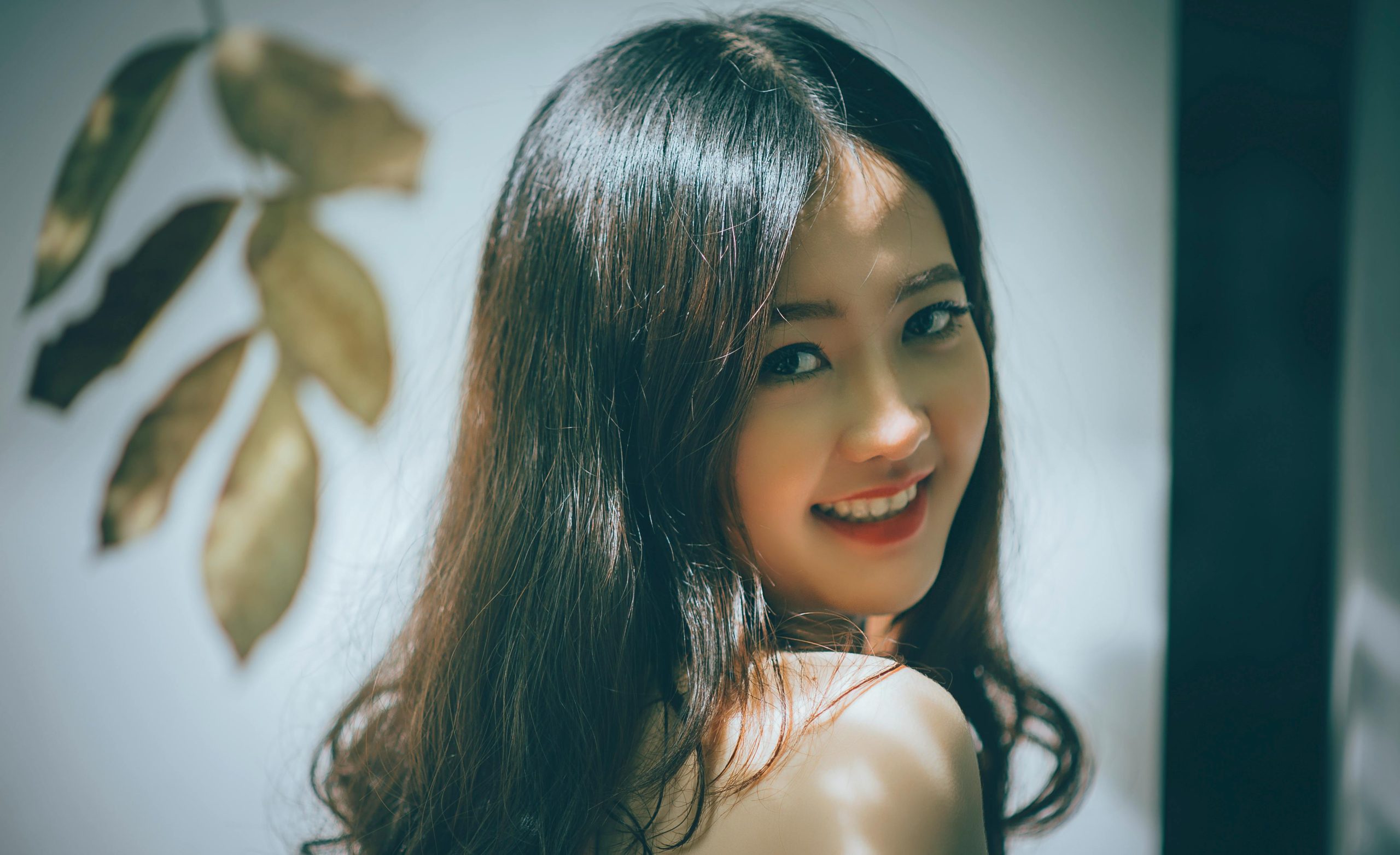 Learn how to repair damaged hair naturally with these expert tips and remedies. Discover nourishing oils, deep conditioning treatments, and lifestyle changes that promote healthy, shiny hair. Avail professional services at Charel Spa and Massage for the best hair care experience.